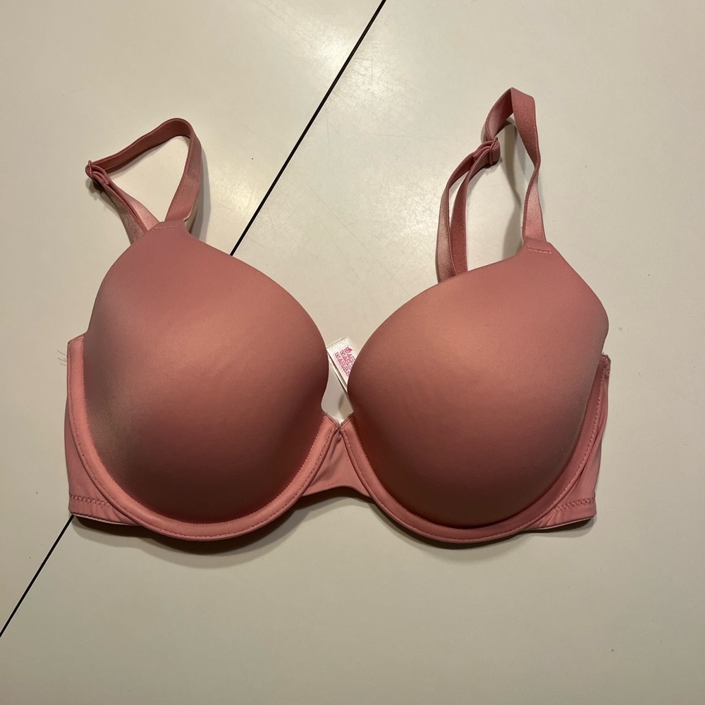 PINK Victoria’s Secret 32 DD wear everywhere t-shirt bra light pink